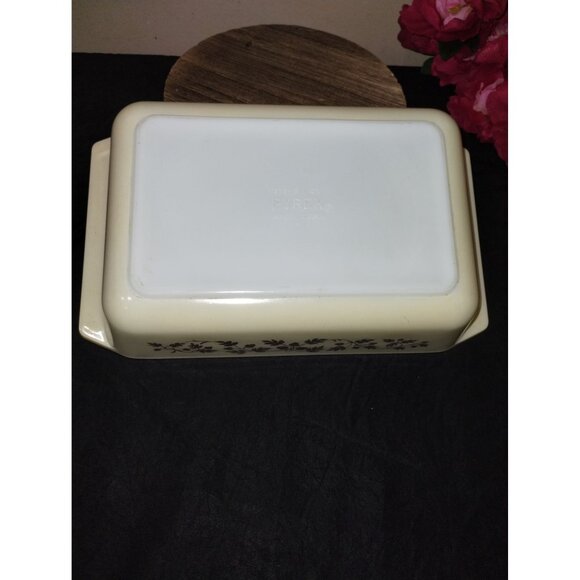 Vintage Pyrex Golden Acorn 575 B Space Saver Baking Dish, 2 Qt, - Picture 2 of 13